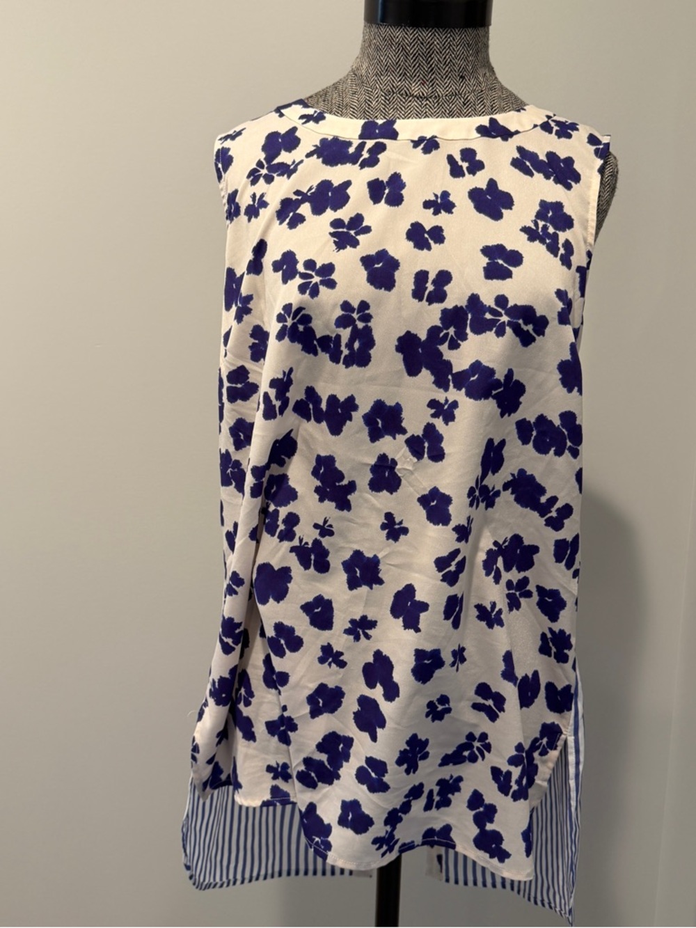 CAbi White Sleeveless Blouse with Blue Floral & Stripe top